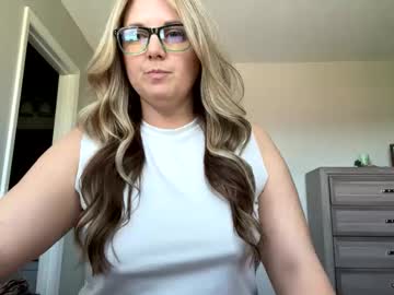 couple Lovely Sex Cam Girls Love To Fuck with juicypeach36