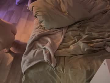 couple Lovely Sex Cam Girls Love To Fuck with juiceboyyy