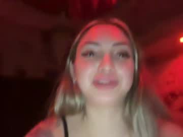 couple Lovely Sex Cam Girls Love To Fuck with twistedstones420